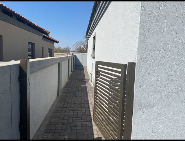 3 BEDROOM FREESTANDING FOR SALE IN THE ORCHARDS
